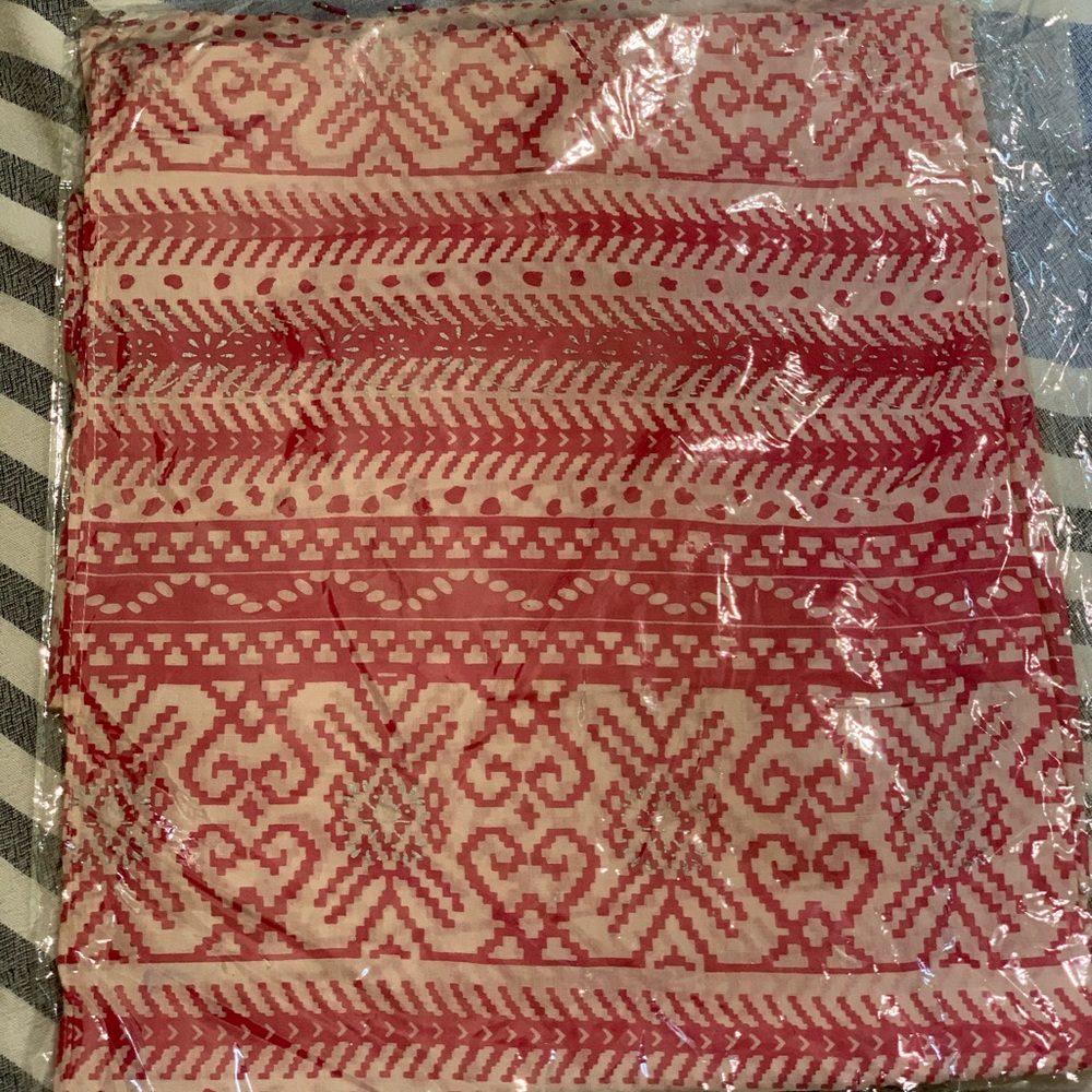 Pink geometric print scarf